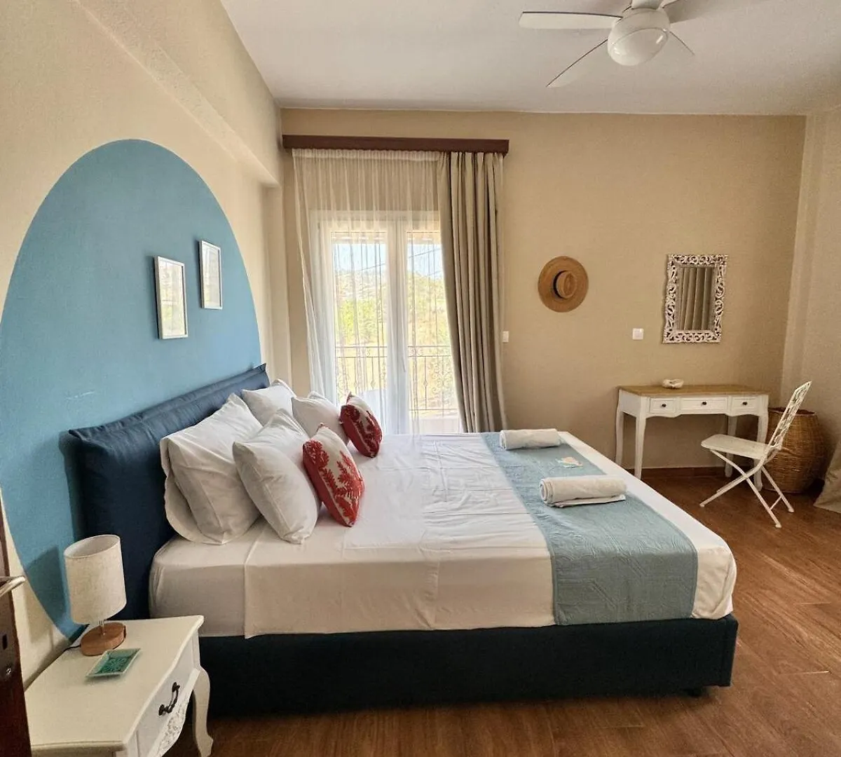 Stay At Nikiti Apartment